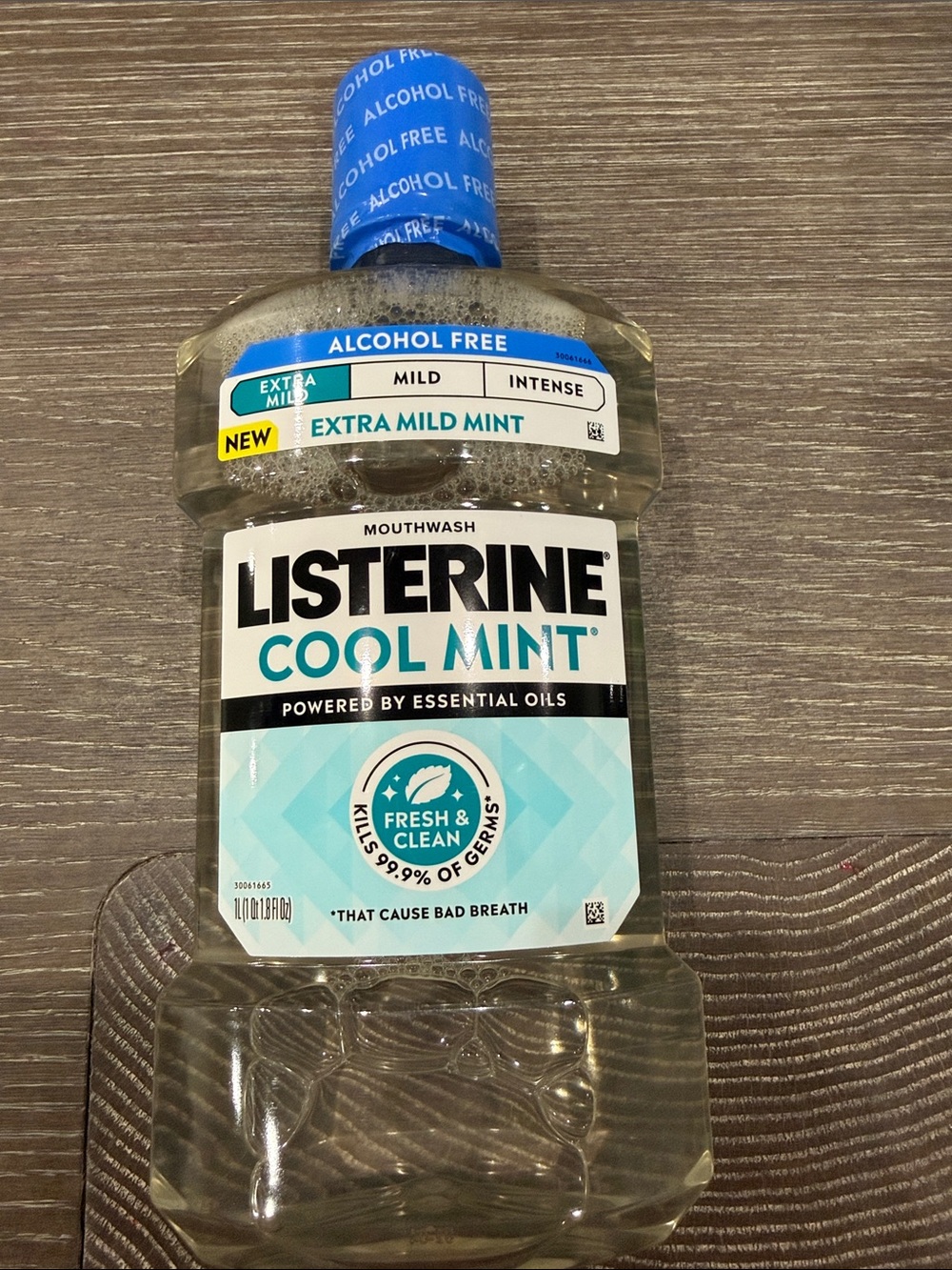 NWT Listerine Extra Mild Mint Cool Mint Mouthwash Alcohol-free 1L